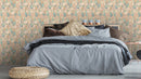 Reveal Wallpaper Blomsterbädd - Ockra – designstark produkt för ett vackrare och mer personligt hem
