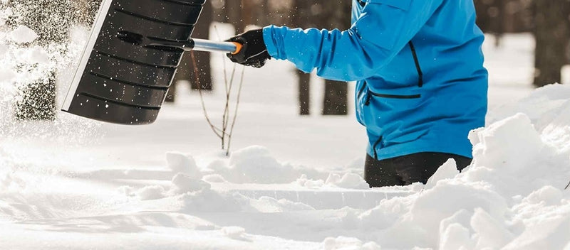 Fiskars SnowXpert™ snöraka ergonomisk. Slut för säsongen. Åter i lager oktober 2024
